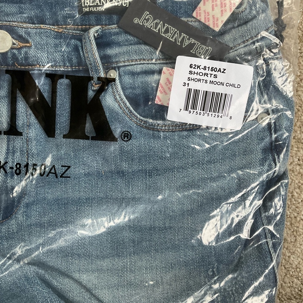 Blank NYC The Fulton Roll Up Short in Moonchild - Picture 2 of 6